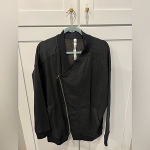 Lululemon Mula Bundle Wrap - NWT